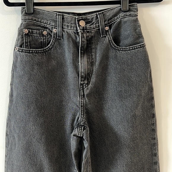 LEVI’S Women’s Dark Wash Black High Loose Tapered Leg Jeans size 24 - Picture 3 of 13